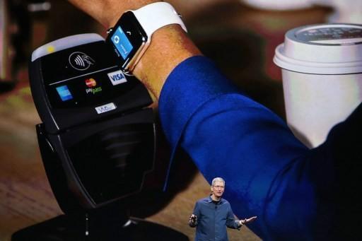 蘋果CEO Tim Cook 介紹蘋果 Pay   (圖:AFP)