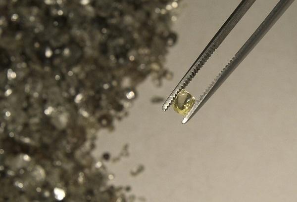 鑽石原礦 (圖:AFP)