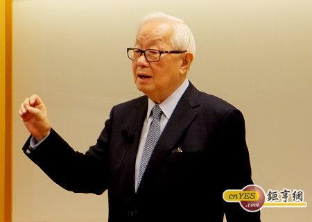 台積電董事長張忠謀今再提國際競爭。(鉅亨網記者尹慧中攝)