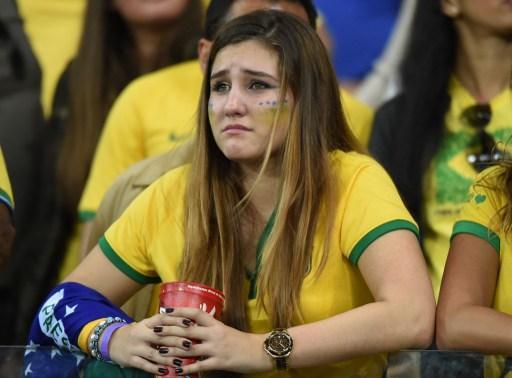 巴西球迷輸到想哭(圖:AFP)