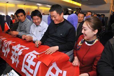 金鳳組執行利比亞撤僑任務-王澤民攝影