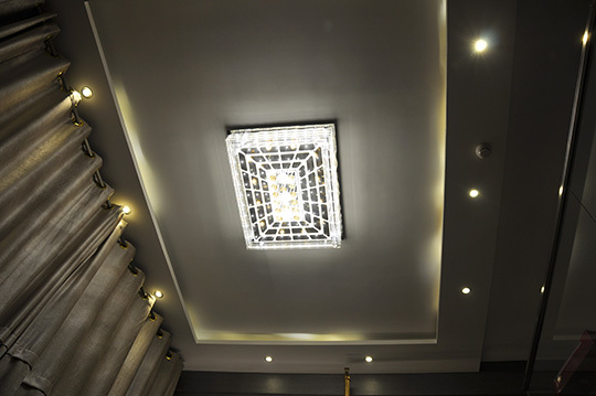 客廳吊頂和吸頂燈（十分華麗，內個黃色凹凸物是什么？）