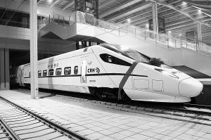 動車駛入西客站 丁凱 攝