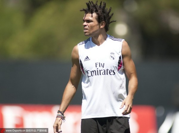 佩佩怪異新髮型