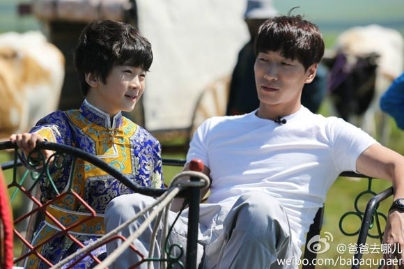 張亮、天天父子（圖片來源：新浪微博）