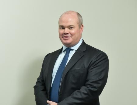 Gregor Carle表示，現在通膨率距離聯準會的目標還有些距離，預估低利率環境還會維持好一陣子。