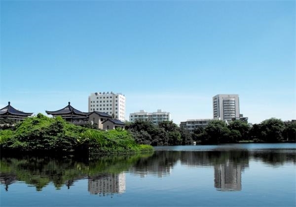 二、海口。