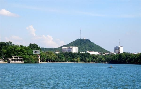 六、馬鞍山。