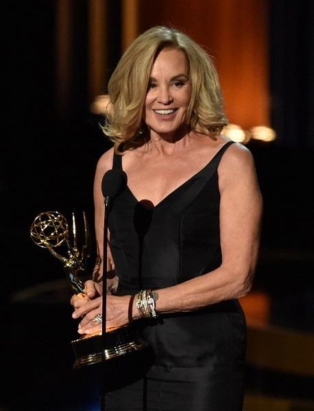 迷你影集類最佳女主角Jessica Lange《美國恐怖故事：女巫大聚會》(圖:AFP)