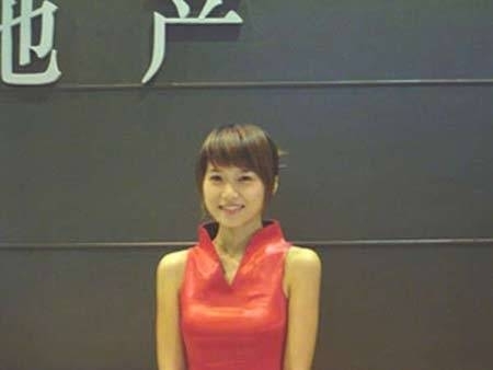 售樓小姐灰色生活揭秘:生活壓力下犧牲色相