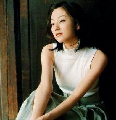 售樓小姐灰色生活揭秘:生活壓力下犧牲色相