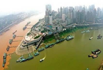 主城擴容及土著居民外遷、北遷，衛星城鎮的建設，均將為新重慶儲備超強的需求力量。