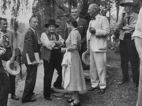 金錢鋪就的無冕王朝:走進美國八大財富家族