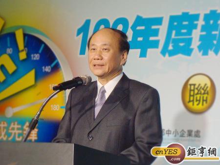 張家祝：中小企業如何導入大企業資源、跨國育成加速器等新元素，以鼓勵青年創新創業，是台灣經濟更上層樓的重要關鍵。(鉅亨網記者黃佩珊攝)