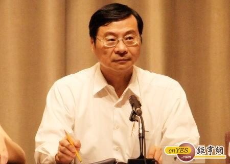 目前身兼多項要職的財政部次長曾銘宗。(鉅亨網記者尹慧中攝)