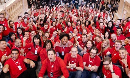 蘋果制服員工們。(圖：AppleInsider)