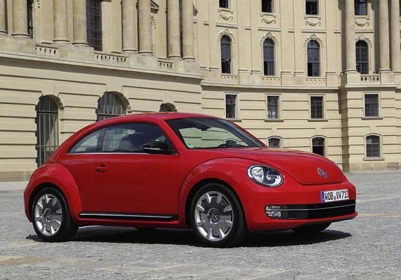 全新金龜車Beetle：紅色小檔 (圖片來源: :Volkswagen)