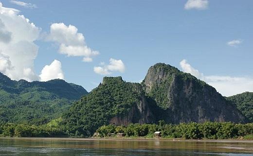 寮國的湄公河畔一景 (圖片來源：維基百科)