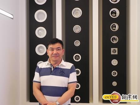 湯石董事長湯士權