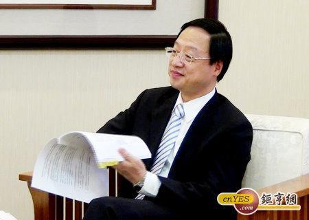 行政院長江宜樺今天接受鉅亨網專訪。(鉅亨網記者蔡宗憲攝)