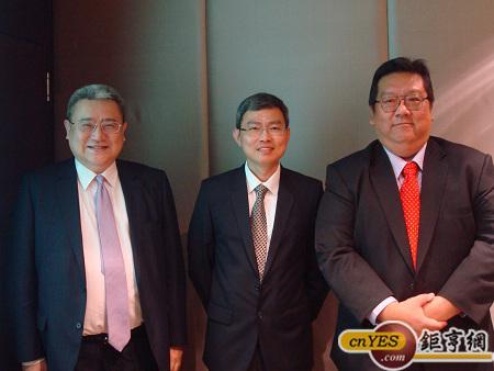 星展銀行來台舉行商業信託上市說明會。左至右為台灣併購與私募股權協會理事長黃齊元、星展銀行資本市場部董事總經理吳賢璧、星展銀行企業及機構銀行高級副總裁劉嘉堯。(鉅亨網記者黃佩珊攝)