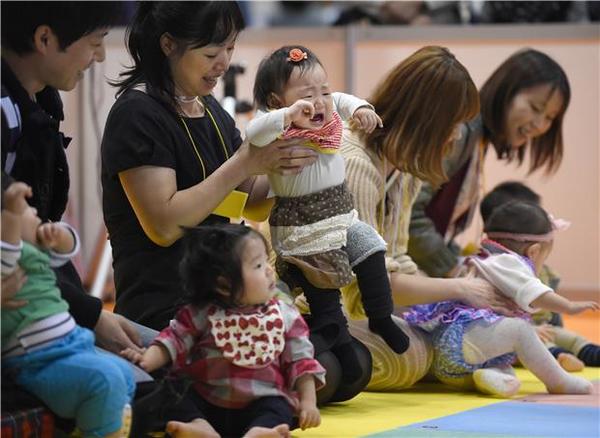 日本新生兒不足，嚴重影響經濟(圖：AFP)