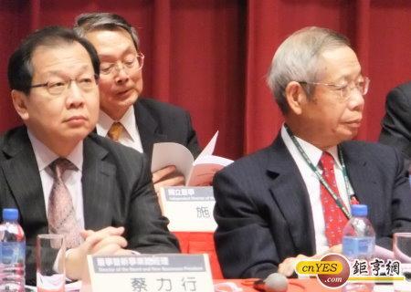 台積電董事長張忠謀今天回應宏碁議題；圖為施振榮以獨董身分出席股東會。(鉅亨網記者尹慧中攝)