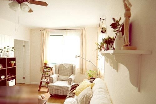 繼續發客廳，一些小細節，進門處的吧臺。