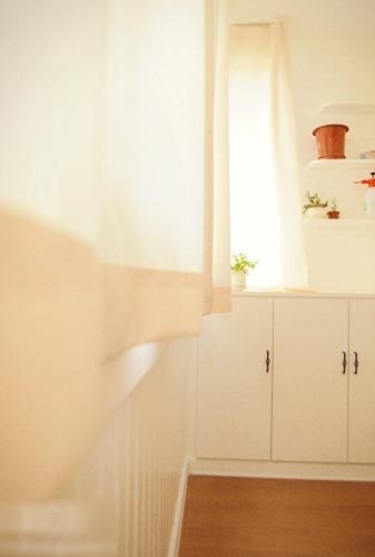 陽臺臥室之間的紗簾