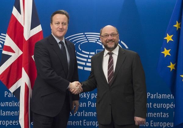 英相卡麥隆(左)拜會歐洲議會議長Martin Schulz(右) (圖:AFP)