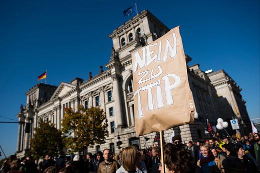 德國人走上街頭，抗議TTIP(圖：AFP)