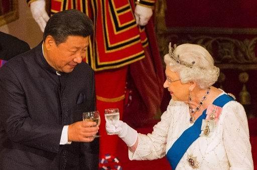 習近平訪英，與英女王會面      (圖:AFP)