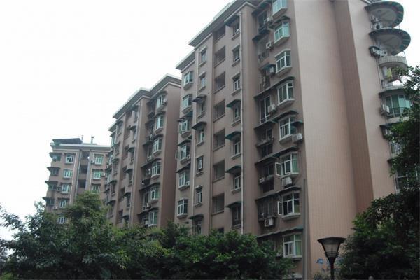 城市高層住宅與居住者健康和壽命的關係，是困擾很多人的一個熱點問題。近期，瑞士伯爾尼大學的研究人員公布的一項研究表明，住得較高的人不僅健康狀況好，而且壽命更長。