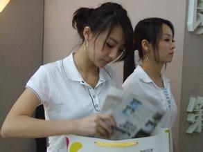 別以為面磚的外墻是好的，其實面磚漏水比涂料漏水的幾率大多了，在國外都是用的高級涂料，沒人用面磚當外墻。