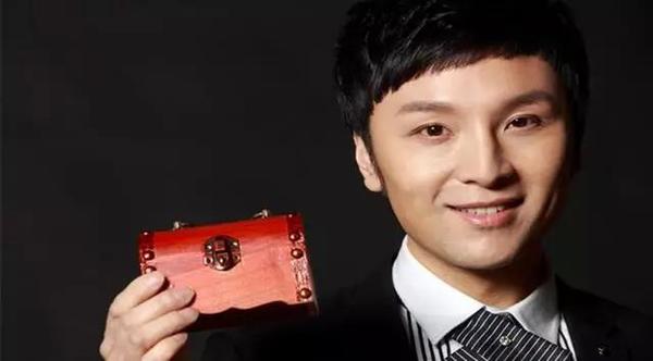 傅琰東“大變”爆款產品