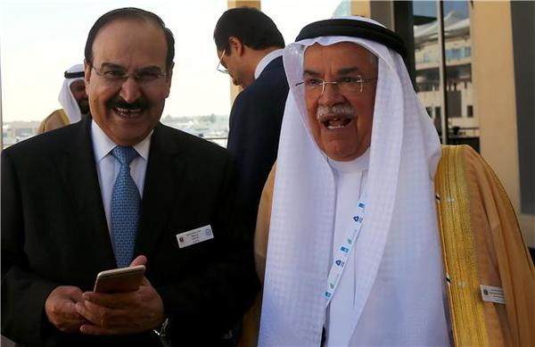 圖右為沙國油長Ali al-Naimi(圖：AFP)