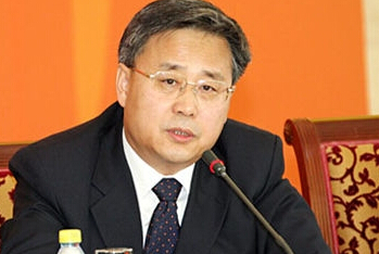山東省省長郭樹清7日說，山東各級政府的債務加起來不會超過山東gdp的20%，總體風險可控。但分布是不均勻的，有的地區債務高一些，還款有困難，需要重組、出售一部分資產。郭樹清表示，請大家放心，山東欠債一定會還本付息，沒有問題。