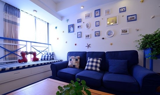 客廳飄窗做成了榻榻米，曬太陽的好去處