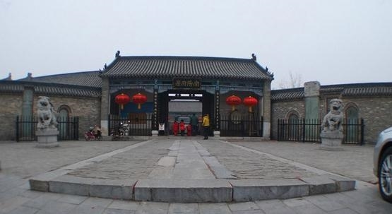 南陽:南陽有“南都帝鄉、五聖故里、千年玉都、中國水城、臥龍之地、中華藥都”之稱,是河南省第三大城市。