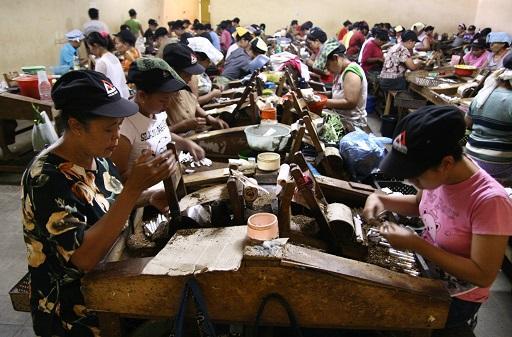 印尼勞工生產效率低落是外國不願投資的因素之一 (圖: AFP)