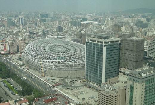 台北大巨蛋工地      (圖取自維基百科)