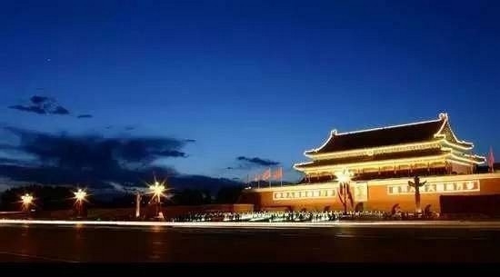 一線城市：北京(全國政治、文化、教育中心)上海(全國經濟中心)廣州(經濟發達，中國第三大城市)深圳(經濟發達、特區城市)天津(準一線，經濟發達城市)