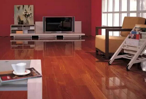 你家的地總起鼓？ 揭秘讓地板耐用10年的小招式