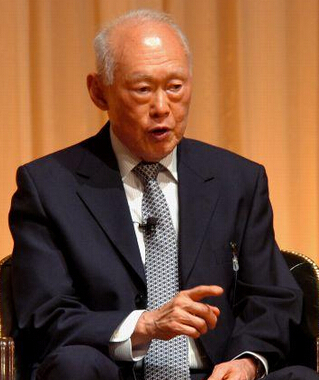 李光耀開創新加坡模式 預言治理中國要完善法制