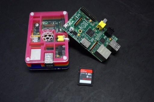 使用者藉由 Raspberry Pi 電腦 可以驅動機器人與各式設計產品 (圖:AFP)