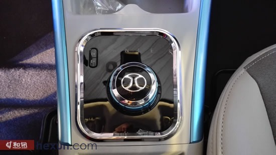 特別的旋鈕式換擋