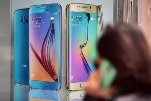 三星最新手機產品Galaxy S6      (圖:AFP)