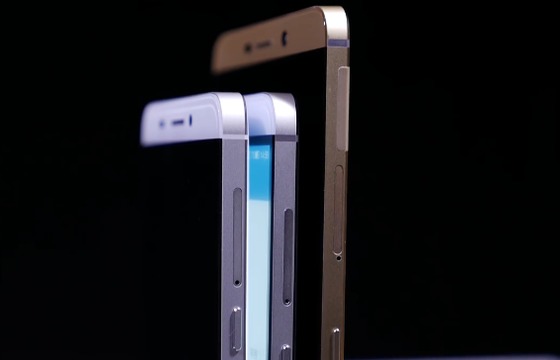 樂視三款無邊框超級手機亮相 賈躍亭批蘋果落后