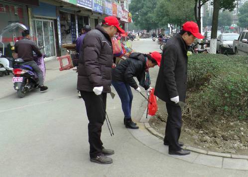 推動公眾參與城市建設，做“人民城市”，是這次會議的另一大亮點。讓普通市民和社會組織參與城市建設的決策，是城市建設理念的重要進步，是實現“人民城市為人民”的根本方法。現在的城市建設，都是政府主導城市建設。而傳統政府決策過程的科學性和合理性都有一定問題，這樣城市就容易建設成官員的城市。追求政績工程，追求地價上漲成了普遍現象，而老百姓普遍關心的空氣質量不好、看病難、交通成本太高等問題卻遲遲難以得到解決。