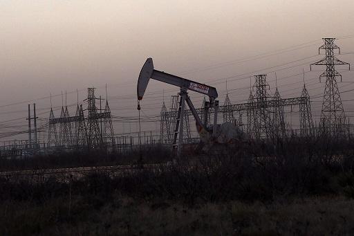 美國頁岩油產能有望放緩 原油連續6天上漲 (圖: AFP)